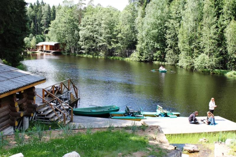 Twenty country hotels near Moscow, where you can relax by the water