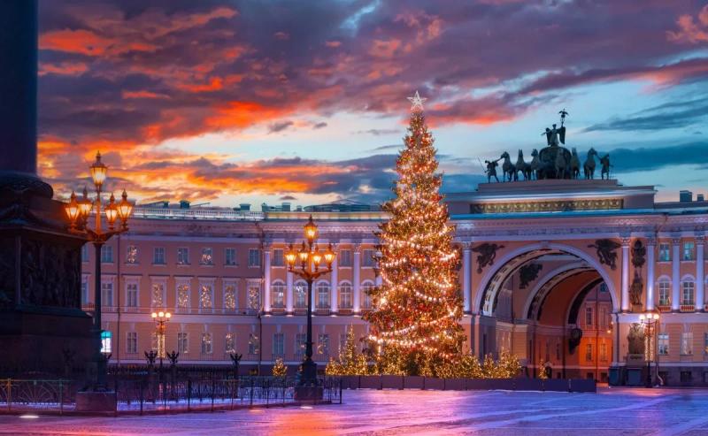 New Year's Saint Petersburg: new routes and popular programs