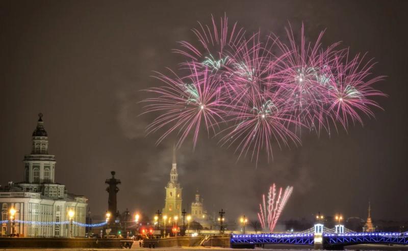 New Year's Saint Petersburg: new routes and popular programs