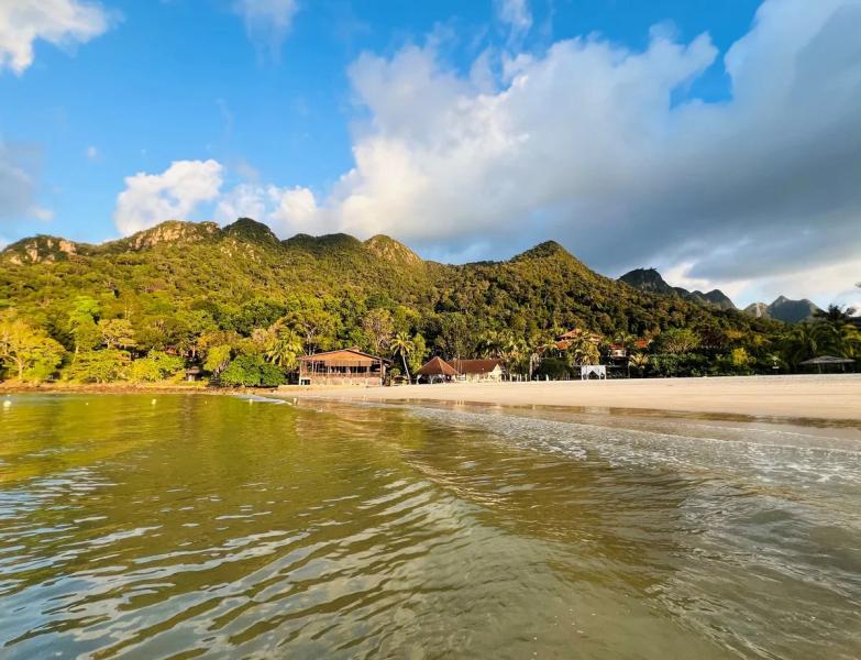 Four-star hotels of Langkawi Island in Malaysia: review of hotels with photos and prices