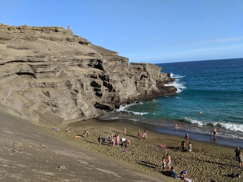 In a sandy multicolour: TOP colored beaches in the world